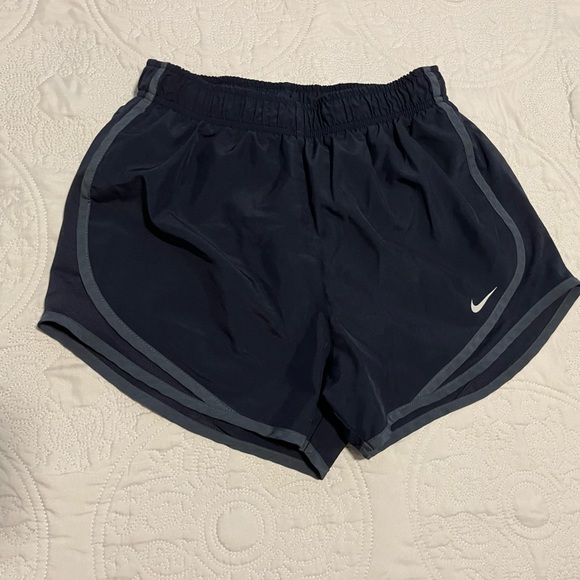 Nike running shorts - Picture 1 of 1